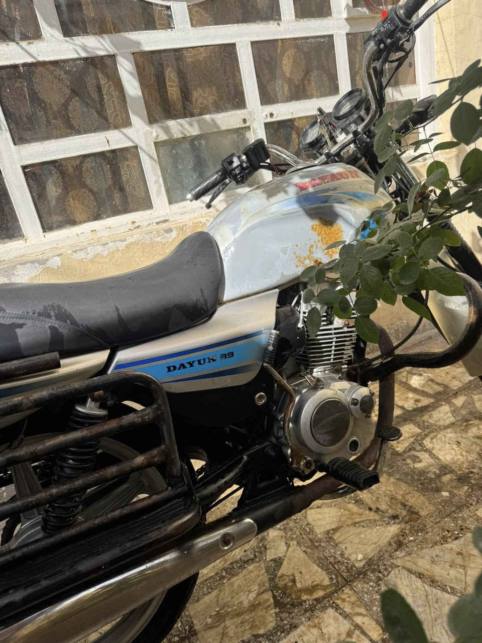 الآن .
السلام للبيع دايون عضم. موديل ٢٠٢٠ ارواق اصولي دراجه نضيفه. مكينه مكفوله. ممفتوحه. ابد. تايرات جدد دبلات جدد اصلي كشن مدوشم جلد اصلي. كهربأيات كلها شغاله بااتري جديد متخسر عليها دينار. مكاني جف. سعرها ٩٥٠ وبيها مجال ***********
