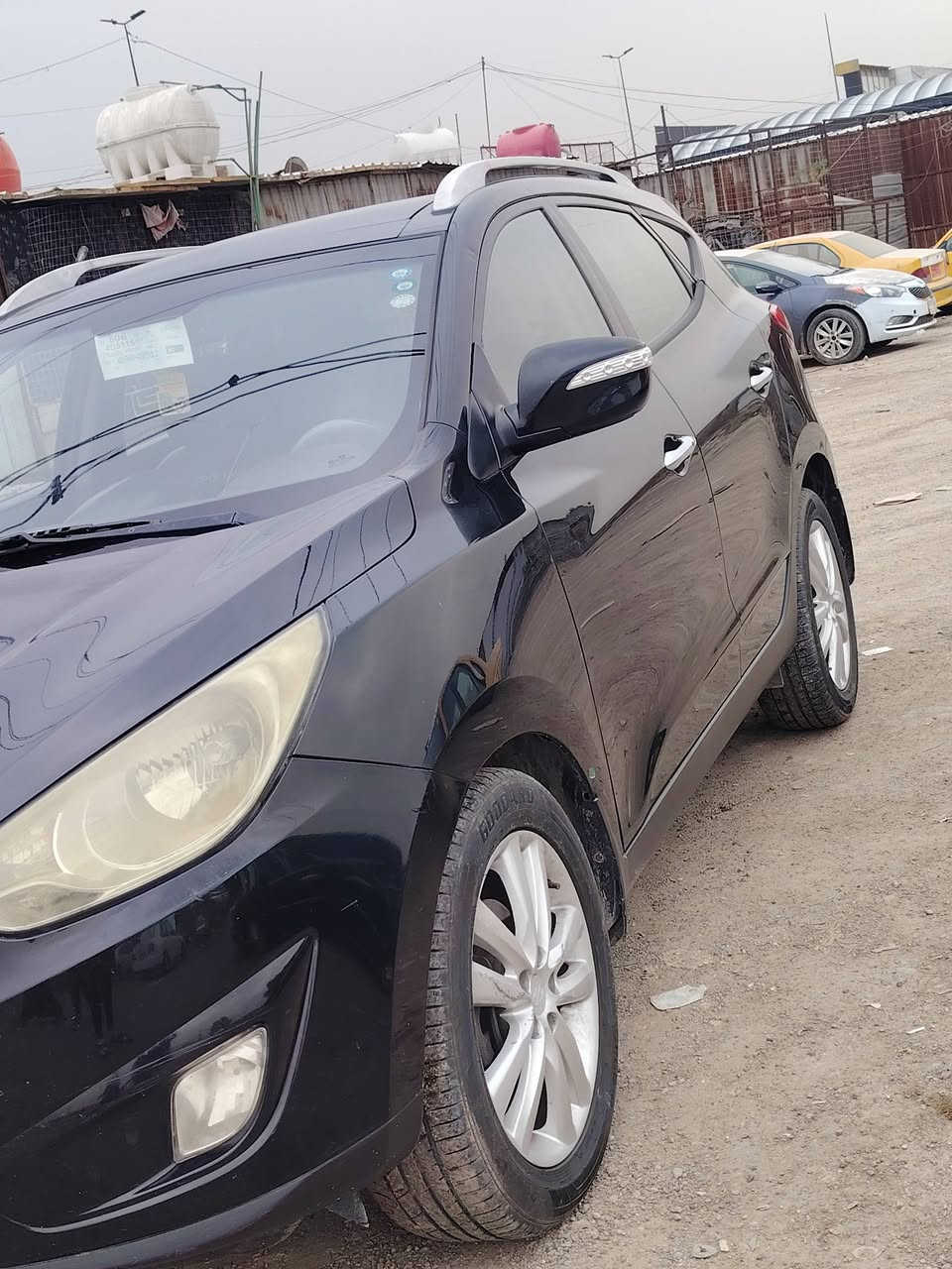 السلام عليكم من رخصة الادمنية توسان موديل 2010 كامل مواصفات .رقم شمالي مميز
. فول مواصفات
.بصمه
.فتحتين
.مري شفط
.كشنات كهرباء
.ماشية 144 حقيقي
.لون اسود
.مكان بغداد المدائن سلمان باك
.السعر 135 وبيها مجال انشالله
.كير مكينة خير من الله
هـ / *********** متوفر واتساب
