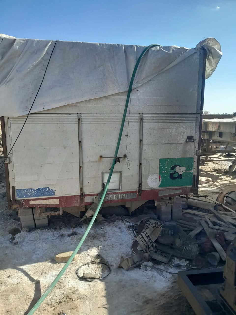 اسلام عليكم من رخصة الدمن 
للبيع بدي الماني فافون مع ونج الماني البدي جديد خير من الله العنوان بابل /الكفل / للستفسار اكثر اتصل ع الرقم /*********** /مكلف بل نشر 🫡 الله يرزق الجميع
