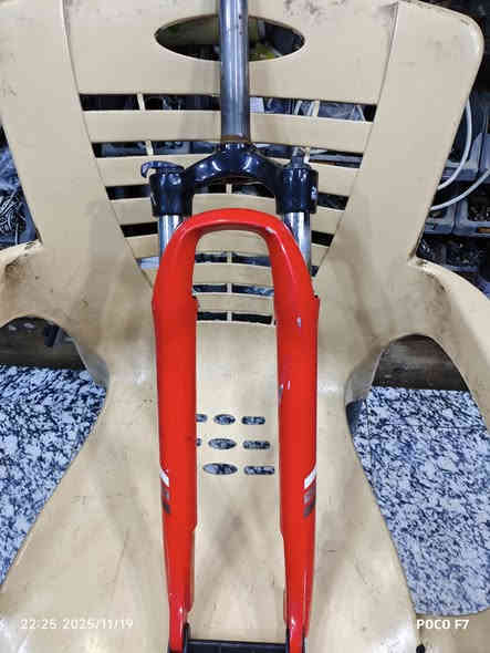 سلام عليكم 

دبل حجم 28 ماركة سيناتور مستخدم شغال يحتاجله تنضيف فقط 

تحكم قفل فتح+ ضبط الوزن 

سعره20مع التوصيل

نظافته بل صوره

متوفر توصيل جميع المحافظات 5
***********
