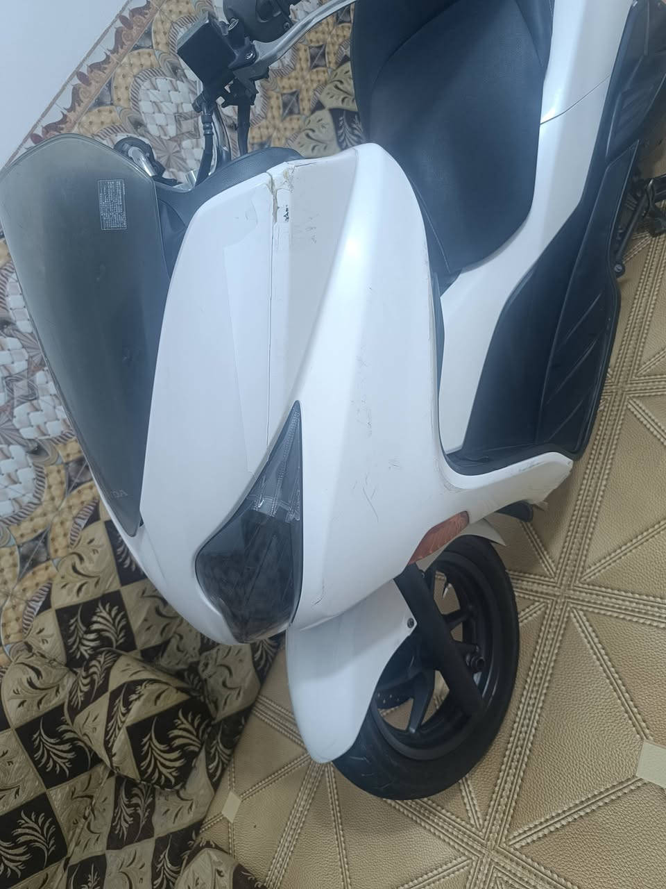 مرحبا فورزه 0/10.      S7
دراجه مكفوله النضافه كدام عينك كفراتهه نضافتهن 75  فقط عوزهه بس تريشه الجيهه اليسرئ 
العنوان واسط حي للستفسار ع رقم ***********
