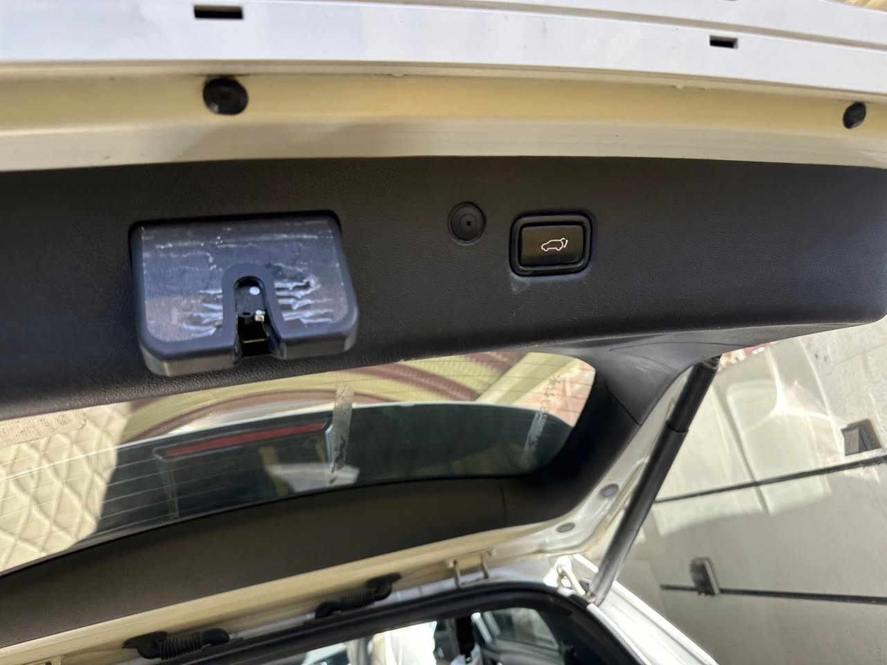 السلام عليكم للبيع كيا سبورتج جي تي لاين موديل 2020 
رقم بغداد نص جاملغ صبغ وشوية بارد مكينة 2000 مكينة وكير كفالة صدر تاير تبريد كلة بشرط العنوان بغداد الكرخ 
ماشية ١٠٢ السعر 193 وبيه مجال رقم الهاتف 
***********
