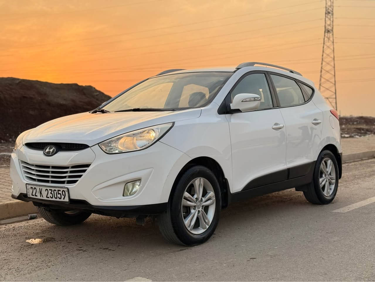 سلام علیکم 
هوندای توکسون
مودیل 2013
مواصفات خليجي
تحكم ستيرن 
بلاجكتور
دبل تليشة
ويل كروم
ابيض ثلجي
مراية كهربائية 
شاشة ايباد
كاميرا
سيارة بي قطعتين صبغ
جاملغ خلفي
باب خلفي
بدون دواخل بدون ضربة
بي مكانين تعديل بارد
سيارة حيل حلو جديد علي وضع شريكة
كير و محرك بشرط
محرك مامفتوح
بدون صوت بخار
سنوية رقم كلة جديد
بي بطاقة بنزين
 تاخم صدر جديد
سيارة مابي مصرف
سعر 133$
***********
***********
مكان كركوك كركوك, العراق
