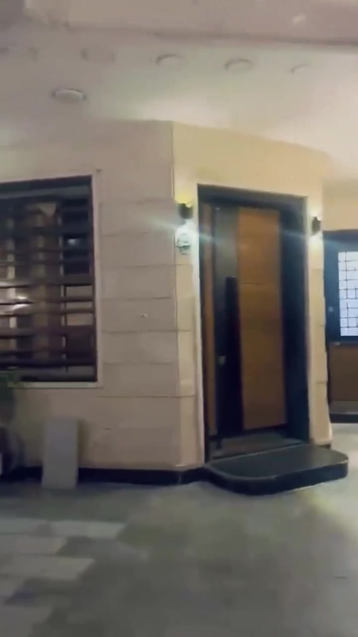 🔥 دار درجة أولى للبيع – حي الحسين 🔥

📍 موقع مميز وقريب من الخدمات

🏠 المساحة: 150م²
📏 الواجهة: 6م
📏 النزال: 25م
🏡 واقع الحال: 160م²

🛏️ 5 غرف نوم
✅ دار درجة أولى جاهزة للسكن

🎥 شاهد التفاصيل كاملة كما موضح بالفيديو.

📞 للاستفسار والمعاينة:
مكتب المهندس للعقار / العامرية والكرخ
📱 ***********

#حي_الحسين #بغداد #دار_للبيع #عقارات_بغداد #الكرخ #مكتب_المهندس_للعقار #فرص_عقارية
