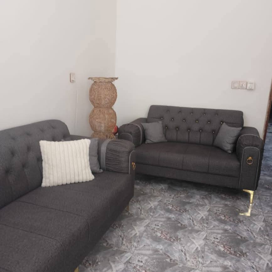 [[بسم الله الرحمن الرحيم]]
    🏡     🏘      🏚 

#يوجد_مشتمل للبيع 

🌲مسحوب عن طريق المصرف وجاهز بس سدد 

#العنوان  الفلوجة 
#في حي الشهداء بال 22 ألف خلف عماره الجنابي 

✅المساحة :  125م  
غرفه
استقبال 
صالة 
مناور 
مطبخ
صحيات  
  
                       #بناء 🧱 : بلوك 
      
     #شارع 🏞️⬆️⬆️ : 10م  

  #السعر_محدد_من_قبل_البائع 
           
        ⚖️⚖️   نوع الملك : طابو صرف تحويل مباشر  🏙 

            # تدفع مقدمه 25 مليون 
            # والباقي 95 مليون تدفع على شكل قسوطات 
               كل شهر 437 ألف 

__________________________________

للأستفسار⛔🖲️ : مراجعة 
🥇#مكتب_الرافدين_للعقار 🥇
العنوان شارع المنجزات تقاطع جامع التقوى مجاور محطة نمبر وان المركزية لغسيل السيارات مكتب الرافدين للعقار 🚗🚖
__________________________________

#ملاحظة//📋📑 اذا لديك عقار تريد تعرضة للبيع او تريد تشتري عقار قم بمراسلة الصفحة او اتصال على لارقام الموجودة+ واتساب
            
         #للأتصال_او_واتساب 📞  ***********
 
        #للأتصال_كورك.          📞. ***********

#بيع_وشراء_الدور_السكنية_والزراعية_العقارات_في_مدينة_الفلوجة #مكتب_الدوحه_للعقار_بيع_وشراء_العقارات_بسعر_مناسب
#عقارات_الانبار_الفلوجة
