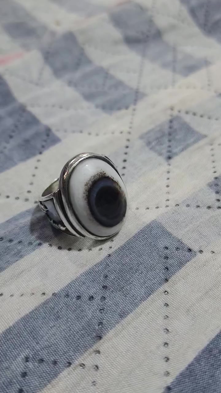 جزع بقري يماني عين صريحه قديم صياغه يدوية ثقيله للبيع ١٠٠ الف بغداد الزعفرانيه


**إذا كنت صاحب هذا الإعلان وتريد حذفه لأي سبب، رجاءا أرسل رسالة إلى الدعم الفني**