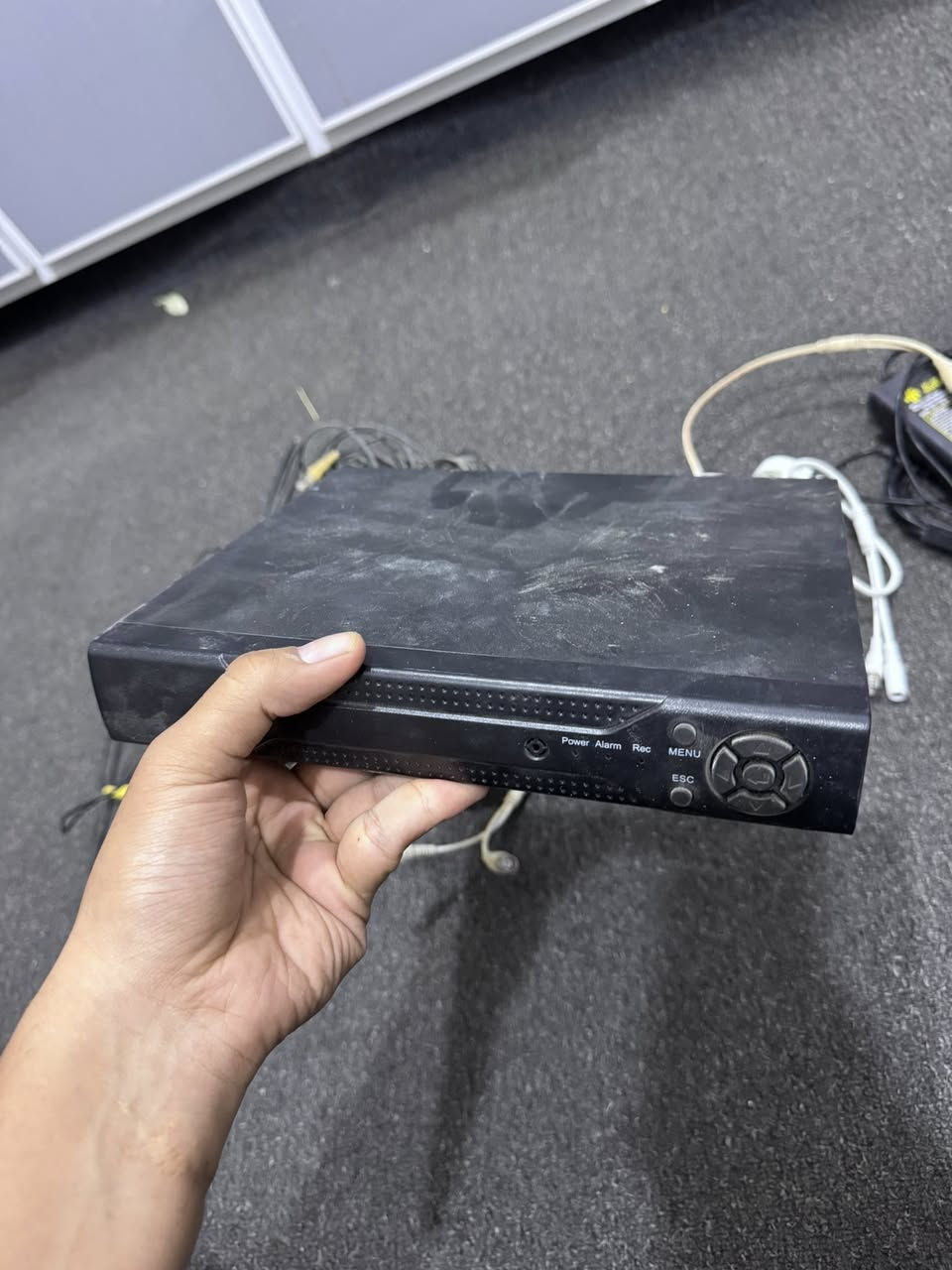 كامرات للبيع عدد 4 نضيفات يفيدن للمحلات ***********
