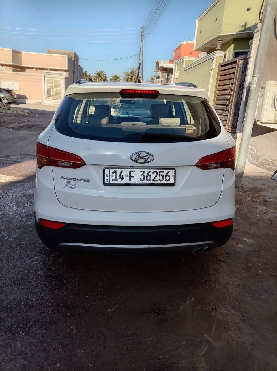 السلام عليكم
 سنتافي 2014 رقم بصره اربعه سلندر خليجي كفاله السياره عدا بارد بالجاملغ الامامي كد شبر السياره باسمنا تحويل مباشر 
سعرها 175 وبيها مجال 
للاستفسار ‭0771 315 1034‬
