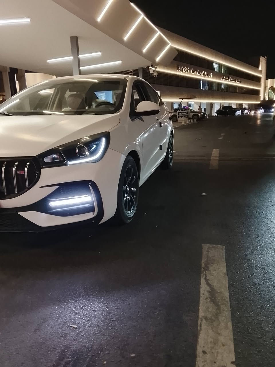 شيري اريزو 5 موديل 2025 سيارة ماشية 48 الف سيارة على وضع الشركة رقم بغداد انكليزي بأسمي مكفولة من كلشي بيها دفتر ضمان لمدة 6 سنوات كلشي جاهز بيها وعلى ايدي 
كيرها SVT 
بانزين كلة محسن 
مسويلها ادامة كاملة بالشركة دهن كير وفلاتر
مواصفاتها عادية نص فول
السيارة عارضها 110 وبيها مجال قليل وكلشي اكو بالسوك اخوان لان السيارة  جديدة مال بيت وعلى ايد وحدة 
مكاني ديالى ناحية جديدة الشط
وهذا رقمي ***********
