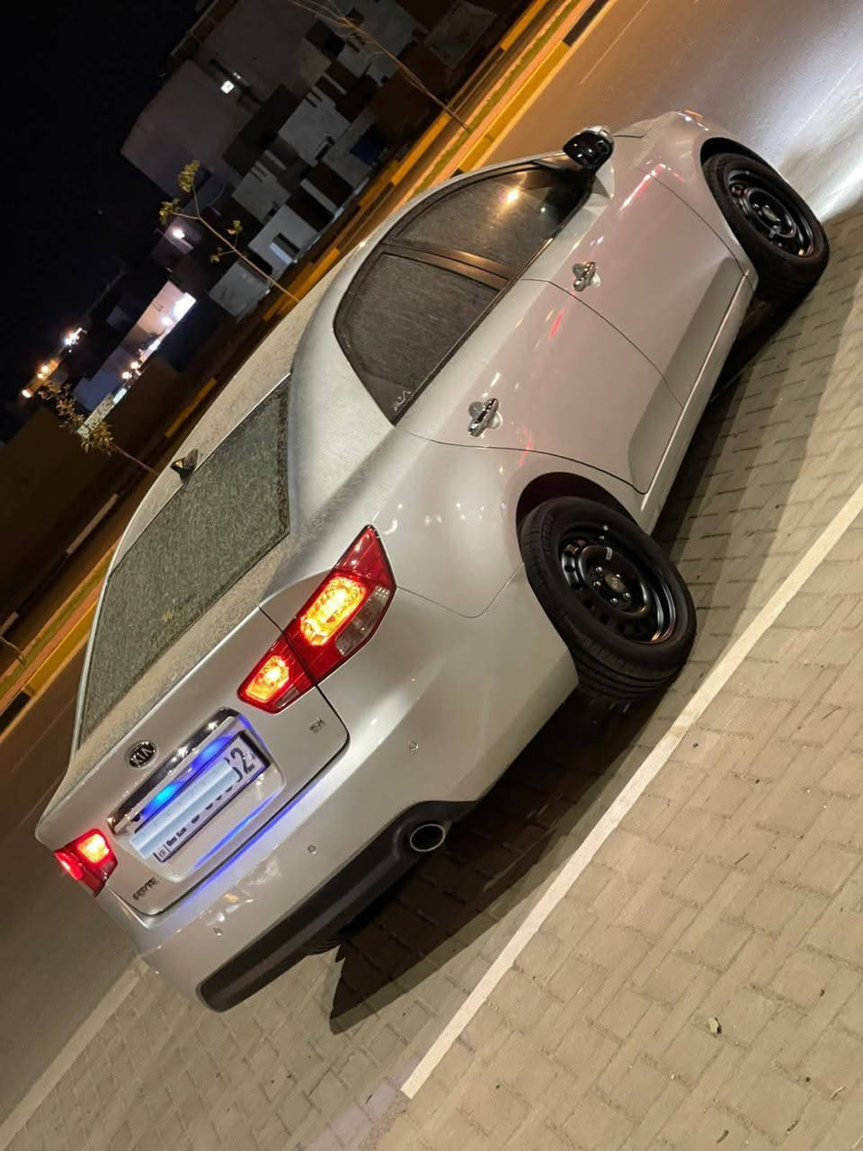 سلام عليكم
فورتي سيارتو موديل 2013 

بانزين دوش 

4 بصمات 

تحكم ستيرن 

شاشه وكامره شغاله 

تبريد ثلج 

حداده جديده 

تخم تاير جديد 

ويل جديد 

كهربائيات كلها شغاله 

كشنات جلد 

تبريد تتفه كشنات 

دواخل جديده 

بديها شخط مابي 

ارقام وسنويه ع رقم الشاصي 

السياره زيرو إذا مو احله من صور

***********
