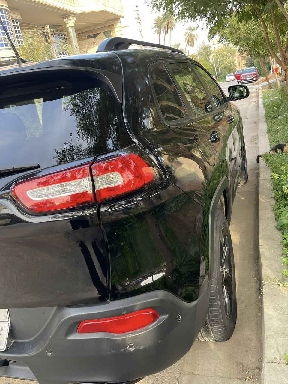 السلام عليكم للبيع
جيب شيروكي 2017( ترايل هوك ) ٦ سلندر  )(كير ٩ نمر )

مواصفات فول واحد ع واحد (بنوراما مقاعد جلد منفصل 
 تدفئه تبريد رادارات تحديد مسار تشغيل ع بعد بصمه ابواب اشاير ترحيب صندوق كهرباء كامره دواره وبعد بيها هواي مواصفات  

صبغ عام بدون دواخل كفاله شواصي ودواخل كير مكينه مبدلات جديدات 
 
 سعر ١١٠ مكاني بغداد الكرخ  / الاتصال ***********
