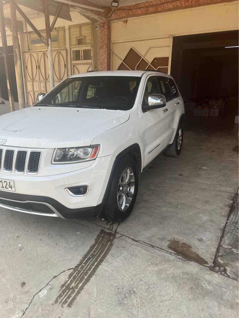 السلام عليكم ورحمة وبركاته سيارة جيب لاريدو موديل ٢٠١٤ سيارة حلوة ونصيفة صدر تبريد تخم تاير شرط محرك مفتوح بيها ٣ قطع جامرلق وبونيد الباقي بشرط *********** كركوك, العراق
