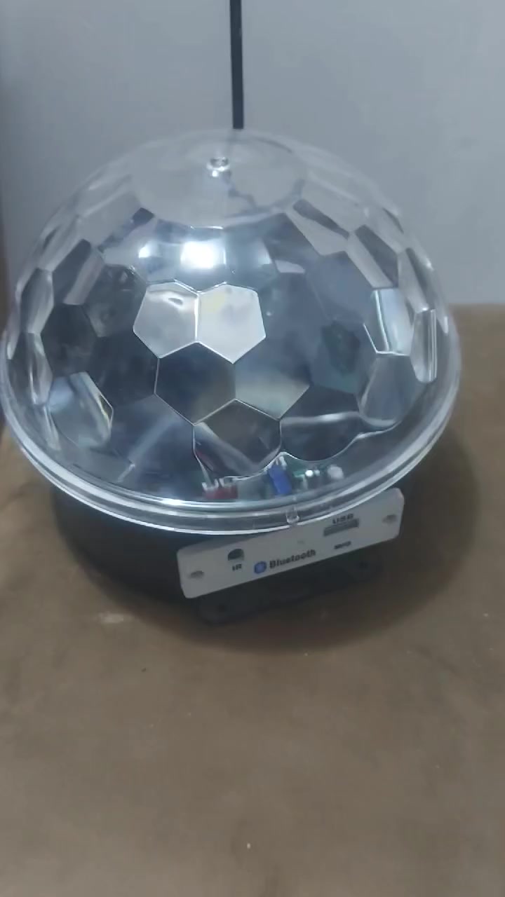 جاز ديسكو بلوتوث وبي منفذ فلاش ويجي ويه فلاش وريمونت وبي عدت الوان وحركات وسعره بس ٦ الف دينار وتوصيله الف دينار


**إذا كنت صاحب هذا الإعلان وتريد حذفه لأي سبب، رجاءا أرسل رسالة إلى الدعم الفني**