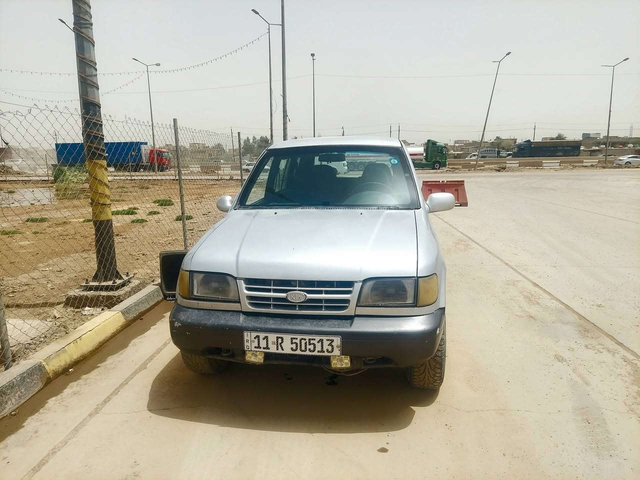سبورتج موديل 93 نضفية حلوة كير ومحرك جديد اوتوماتيك ونجي  مكفول كشر مصبوغ صار بيه حادث بصيط امامي ابيعها على حادثها رقم نكليزي بغداد السعر 25 $ الاتصال ***********
