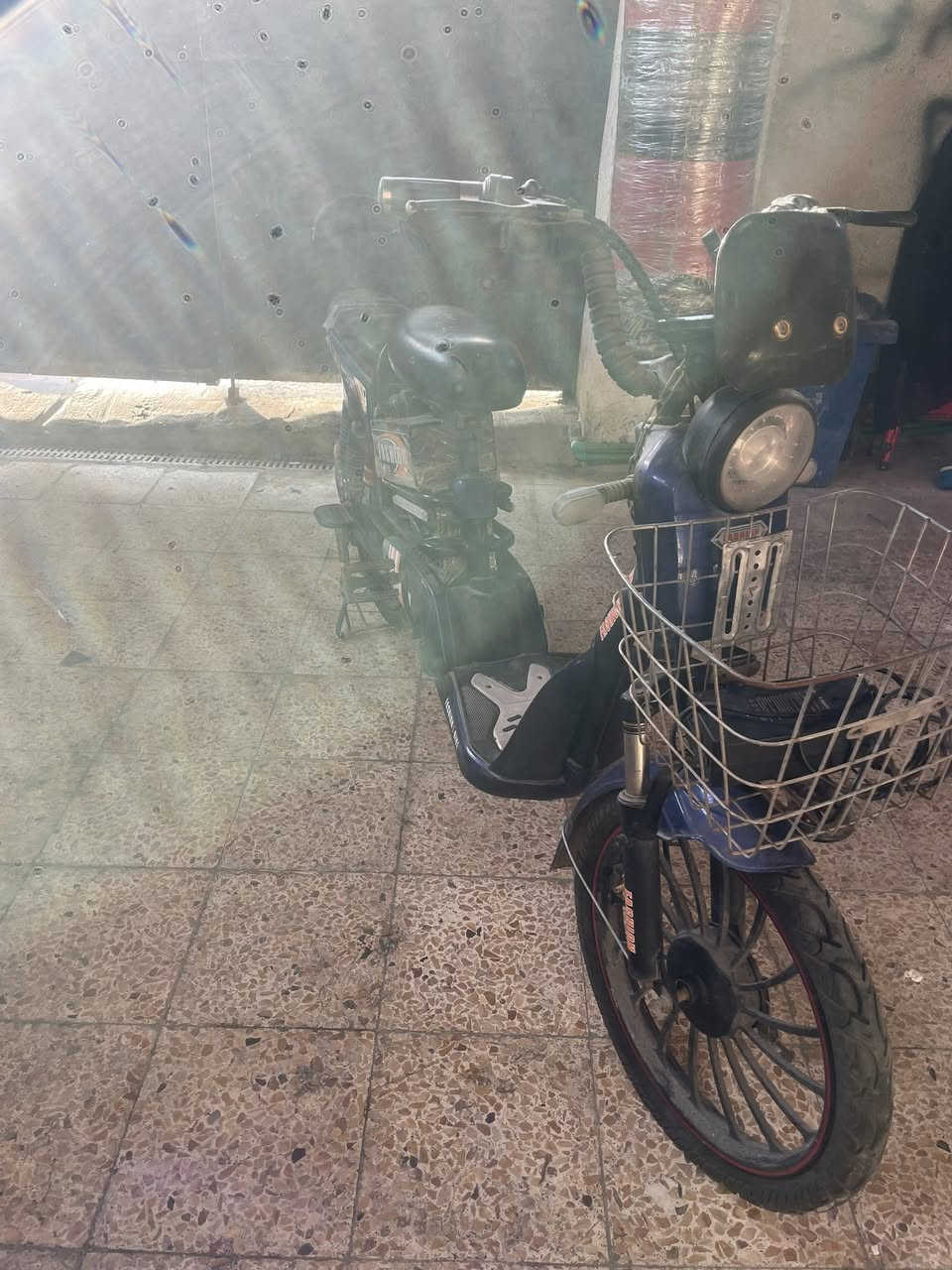 دراجة شحن عوزها بطاريات 4
السعر 150 وبيها مجال قليل
***********
