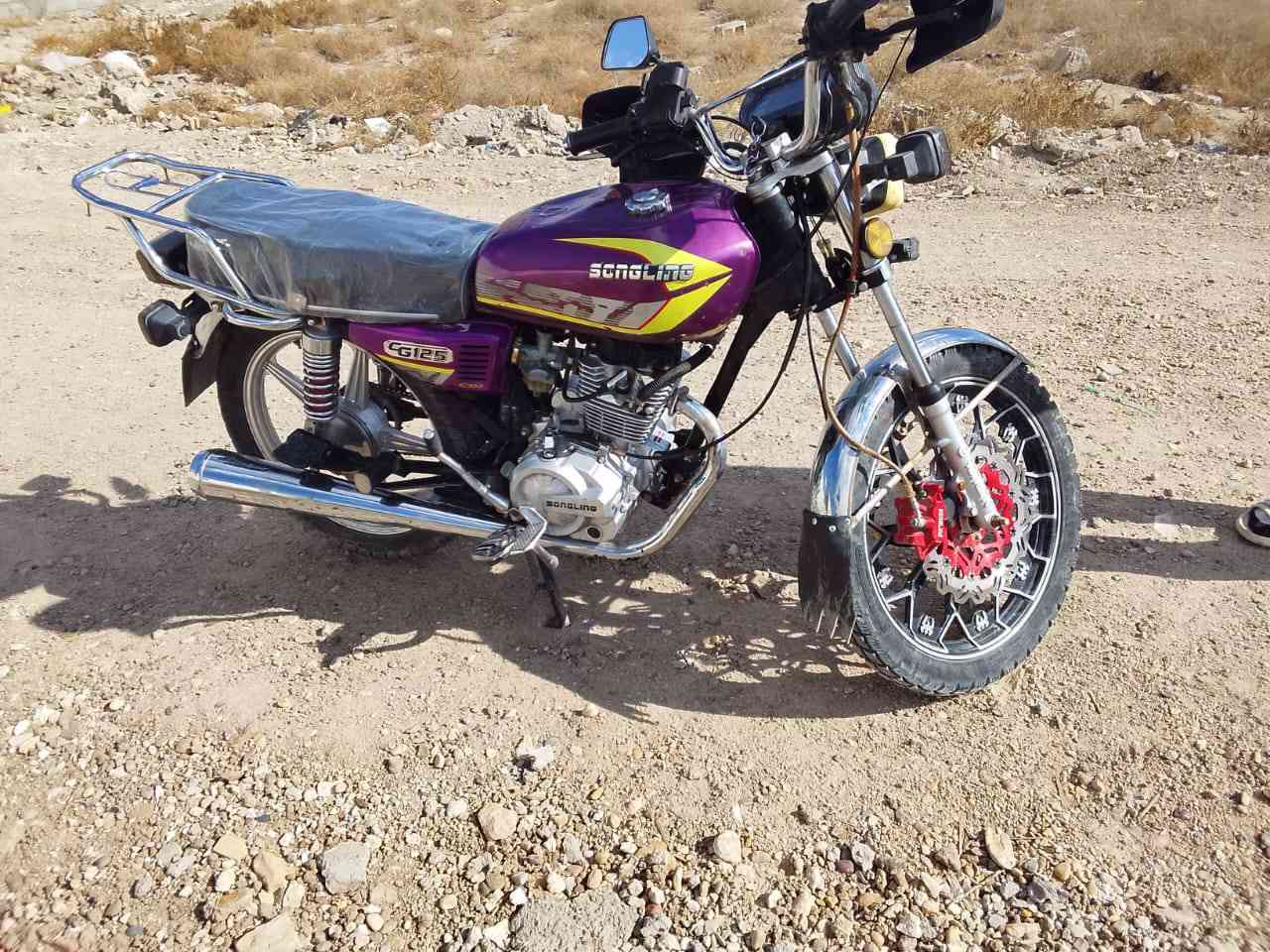 سلام عليكم البيع سيفان موديل 2024الدراجه خير من الله وراقهه موجوده بس مبدل الويل الخلفي مالتهه سحكت مكان البربرن  كهربايات كلهه شغاله شلعه ومعدل فول مكاني بغداد  باب الاغا او قواس بغداد السعر 600 وبيهه مجال رقمي ***********
