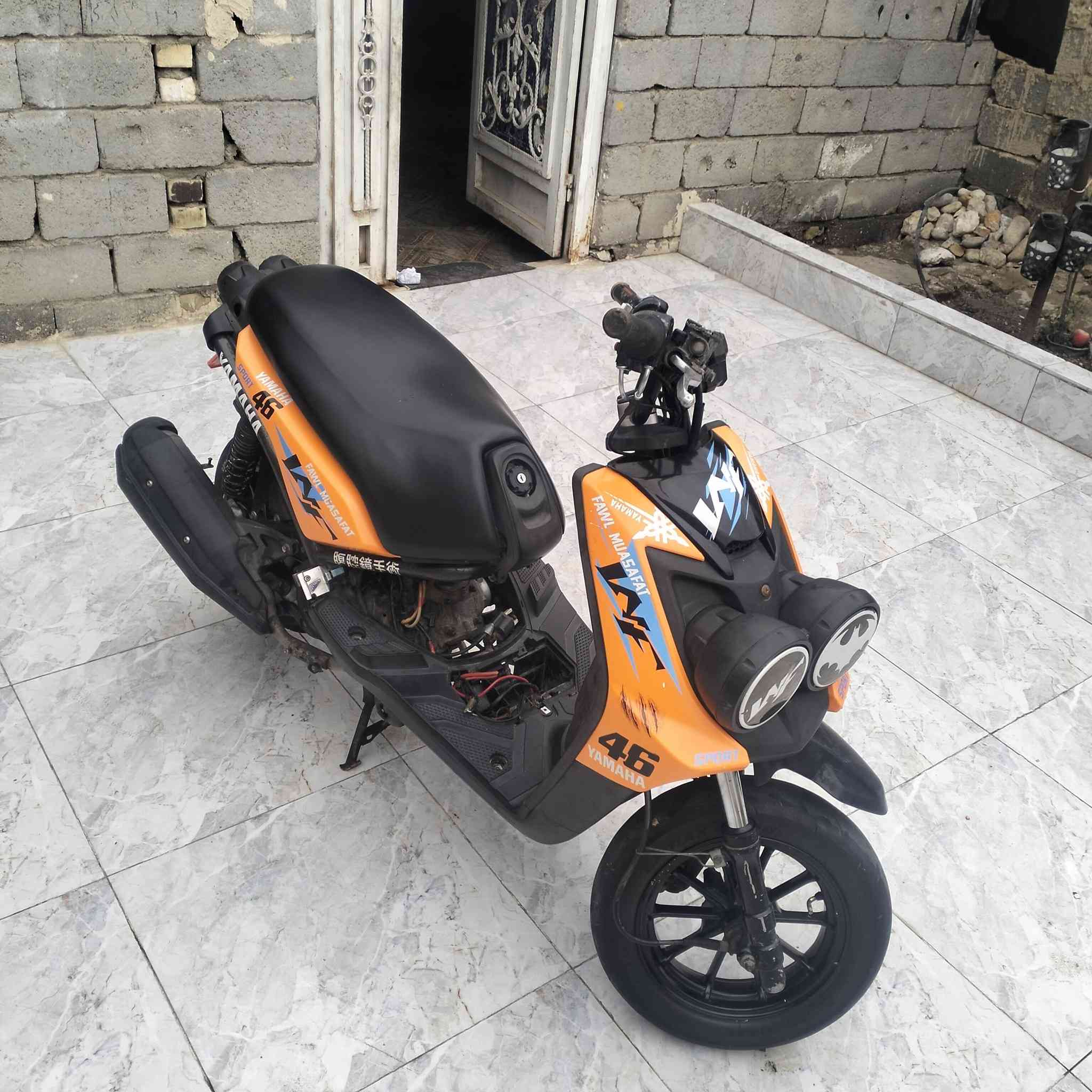 السلام عليكم دراجه سكنس للبيع بس ولفات كل شي شغال   ***********
