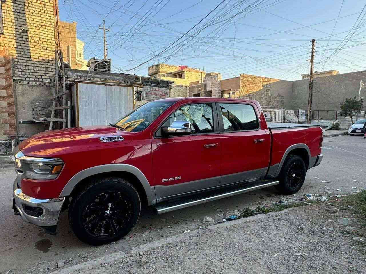 ✅دوج رام لارامي للبيع خليجي 2019 رقم سليمانية✅
سيارة جديدة وجاهزة وعليها أدامة كاملة كفالة من الضربة والصبغ وماشية 100mi محرك 8 سلندر 5700
المواصفات
✅باب طويل 1500
✅رادار جانبي نقطة عمياء
✅سلايد بنوراما
✅كشن تدفئة تبريد
✅حساس امامي خلفي
✅هاند بريك كهربائي
✅دفع رباعي 4*4
✅مري شفط 
✅صندوق كهربائي
وبعد بيها مواصفات هواي السيارة بسمي مداور شوكت ما يعجبك مكاني الناصرية [ *********** ]
