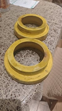 شباب ،،،  عندي هذا التاير اشتريت تخم جديد وبقى هذا بحاله جيده جدا نوعي...
