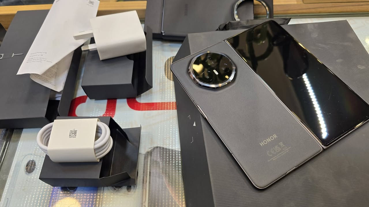 هونر ماجك V3 ذاكره 512 جهاز جديد استعمال يوم واحد فقط

 بيع او مراوس 
العنوان ديوانيه شارع المصورين مكتب رويال للاتصالات رقمي للاستفسار ***********
