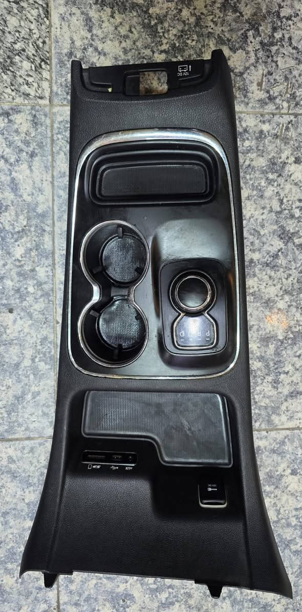 غراض دورنكو فقط (كشنات صف ثالث - تحكم ماوس كير وسطي ) مفتوح من سياره مديل 20 كاملات ويه ملحقاتهن مكان البصره 
***********
