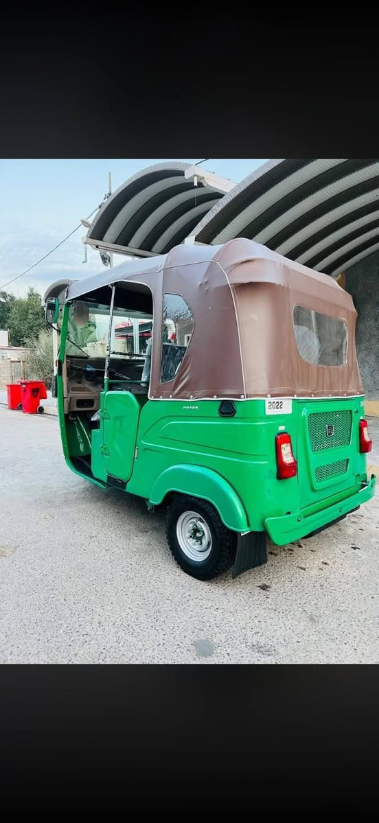 سلام وعليكم شباب تكتك نضيفه كفاله عامه تكتك خير من الله تكتك ما ناقصها شي كبل لشارع محتاز كلش وريد أبيع عندي عمليه بيع مستعجل السعر 5100 وبيها مجال حك الجيه  متواجد اتصال ***********
