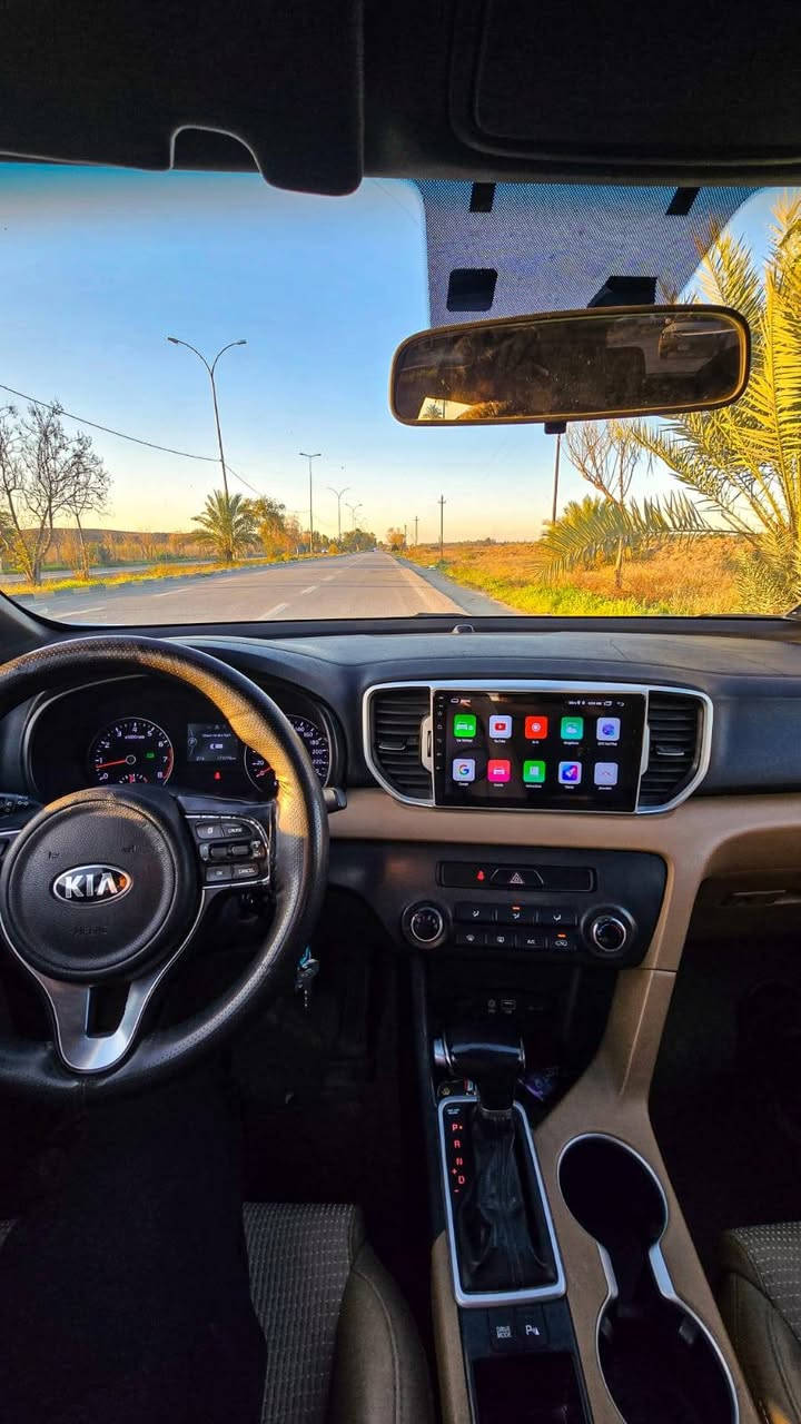 سلام عليكم
سبورتج ٢٠١٨ خليجي 
محرك ٢٠٠٠ دوش 
دواخل جلد و مخمل 
حساس امامي خلفي 
كامره خلفيه 
كرسي سائق نفخ 
مري شفط 
لايت زنون 
مكفوله من الصبغ 
فقط بارد بل جنطه و جاملغ امامي الايمن 
سعر ١٧٥ ورقه 
تواصل ***********
