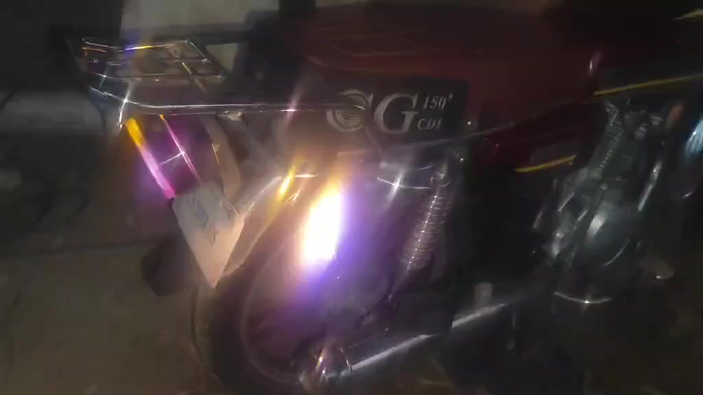 السلام عليكم دراجه للبيع سفان سونك جديده محرك 200السعر مو يمي اتصلو على الرقم ***********اني مكلف بل النشر
