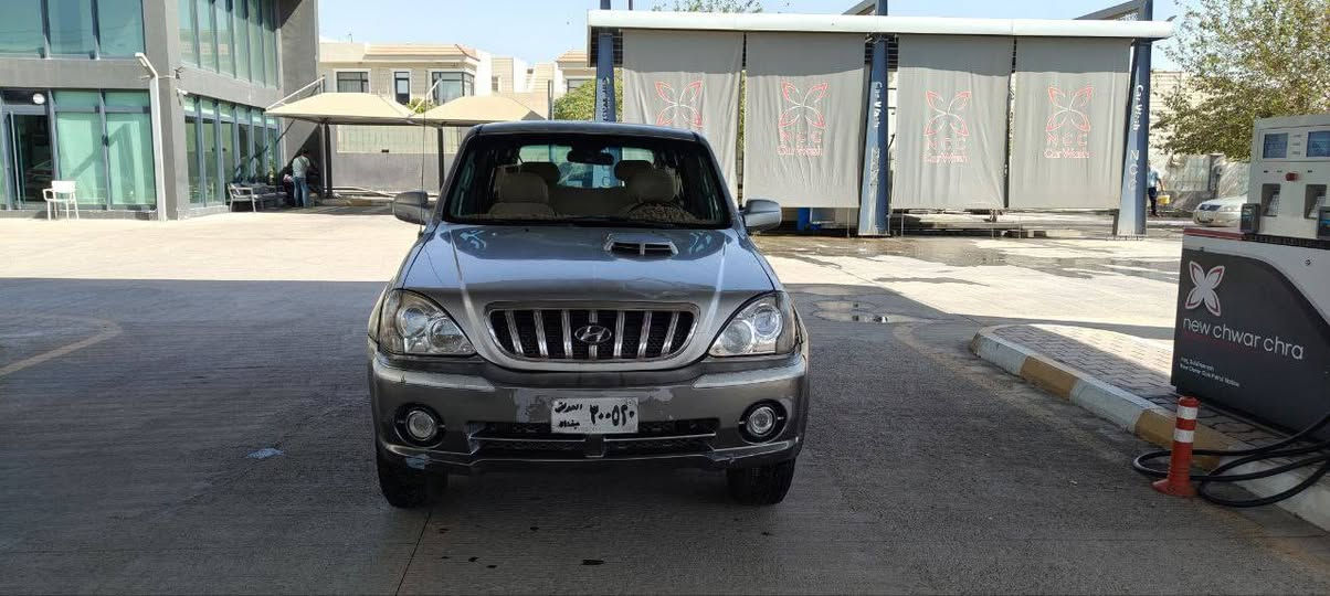 شوێن سلێمانی نرخی ٤٩گەڵا
ژ.م ***********
هۆندا تریکان مودێل 2003
گێڕو مەکینە بیلاد گێڕ عادی و دەبڵ ئەکسل بەشەرت
دوو پارچەی بۆیاخە بێ ناوگرتن سەقف و شان و پێش و دوای هیچی پێوە نیە
ئاڕمی پلاستیک سلێمانی بەشەرت ی ئەوەلیات و غرامە
چور تایەی لۆکی لە ژێرە السليمانية, العراق
