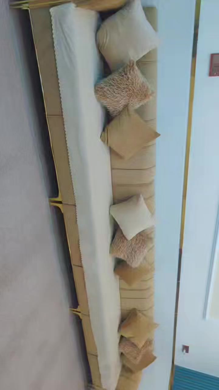 تخم تفصال بيد كادر تركي 5 امتار جديد مع مفرش تخم الله شاهد 975 كلفني  مع ميز طعام مرمر بورسلين اريدهم 550 قفل عنوان الشعب حي التجار 
الشراي يدخل خاص ***********
