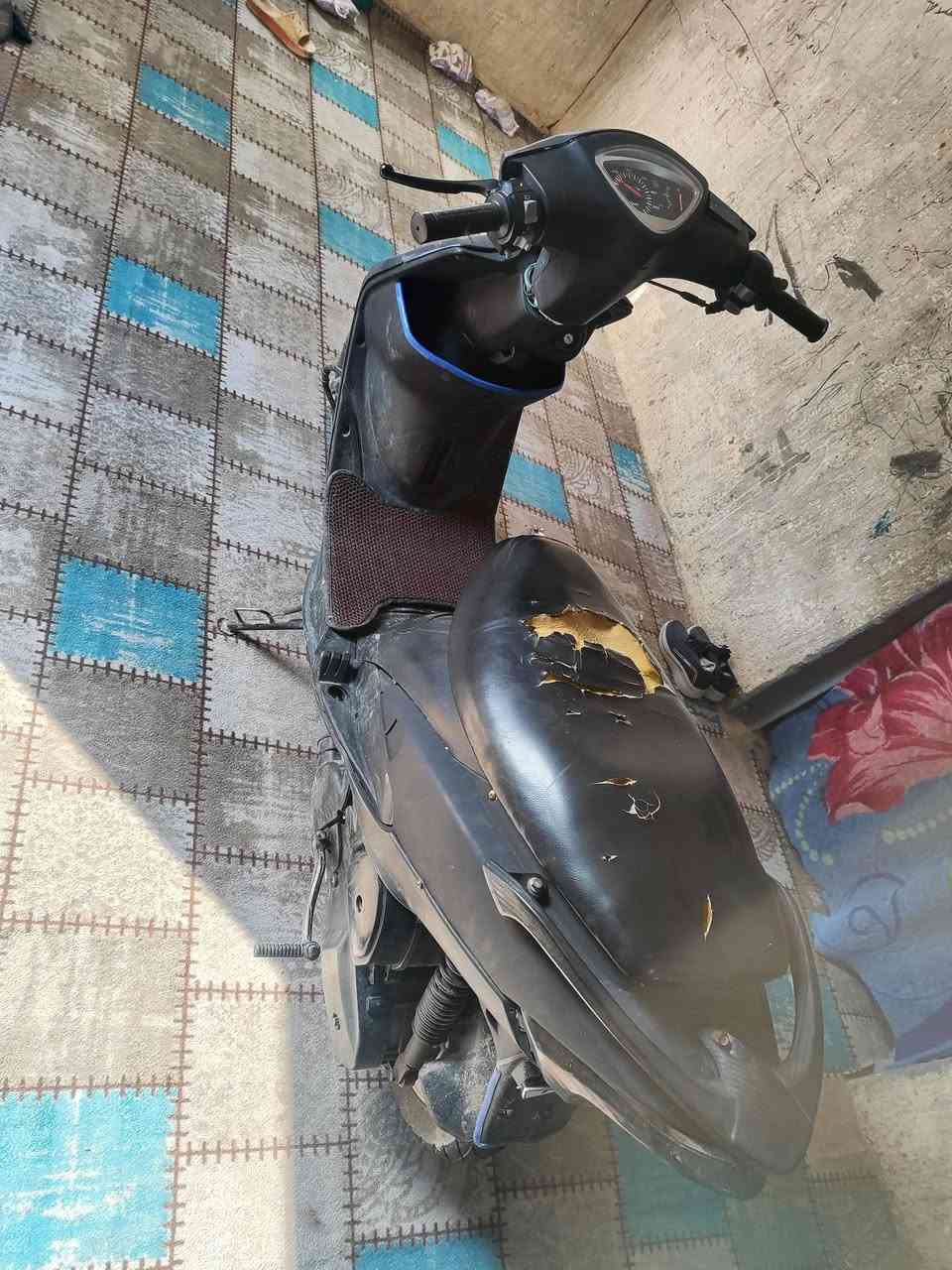 السلام عليكم شباب دراجه ماكس للبيع دراجه نضيفه وحلوه ومحرك ناعم مامفتوحه محرك بلادي 49  ألسعر 600. وبيه مجال قليل للشراي متواجد واتساب ***********
