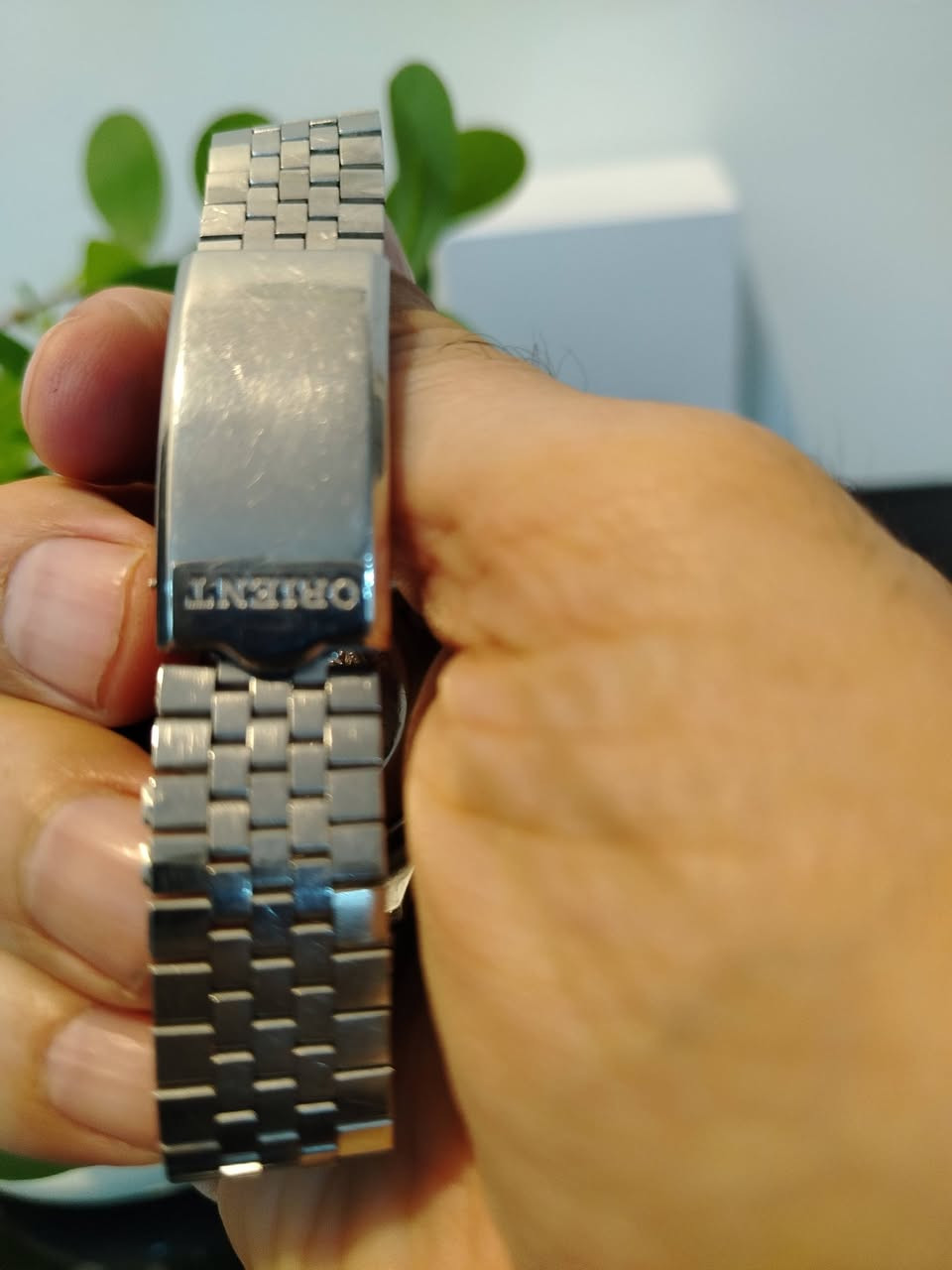 ساعه ياباني ماركه اورينت
انتاج سنه ١٩٧٩
الساعه اوتوماتيك
التاريخ شغال
تحتوي على ٢١ حجر
للتواصل وات ساب ***********
