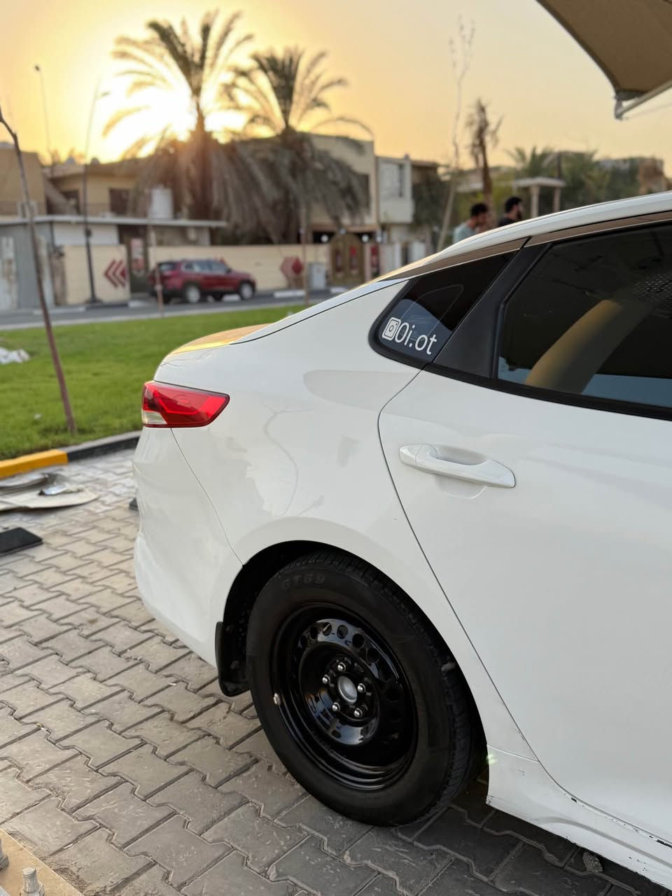 سلام عليكم 
K5 وارد كوري 2018 
معروف الوارد الكوري ماينكفل من الصبغ
السياره خير من الله مكينه كير حداده تخم تاير باتري جديد سياره ترايها حلو كامله كل نقص مابيها العنوان البصره مركز المدينه 
السعر 130 وبيها مجال قليل حك الجيه. *********** Singapore
