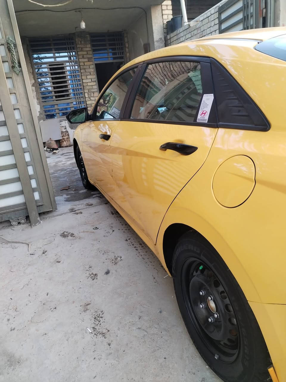 السلام عليكم من رخصة لادمن النترة ٢٠٢٣ سيارة بسمي تحويل ثاني يوم حادثها مرفق بالمنشور بدون ايرباك منظومة غاز مصفرة هية وغرامات هزة جديدة مكاني بغداد رقم الهاتف (***********)
