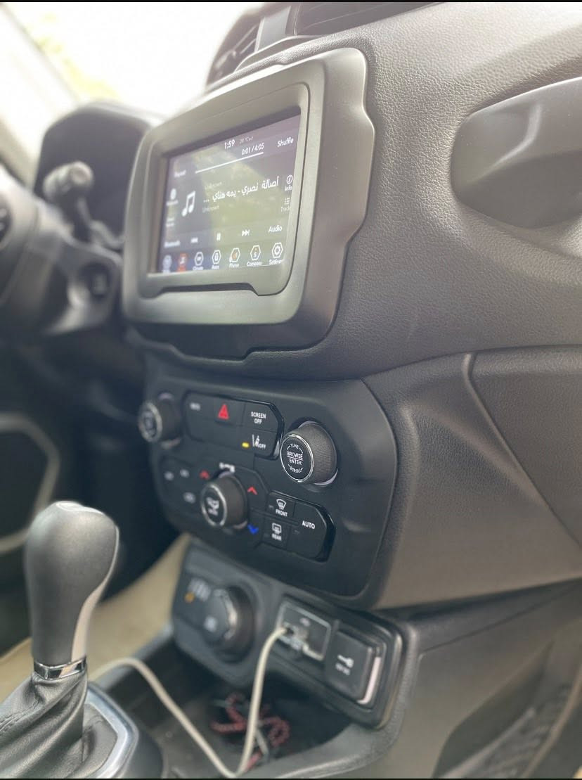 السلام عليكم ..
للبيع جيب رنجيد موديل 2021
رقم ميسان حره بأسمي 
مكينة : 2400 اقتصاديه فول  
المسافة المقطوعة : 50
السيارة نظيفه حيل كير مكينة كهربائيات كلها بشرط 
المواصفات : بصمة ، تشغيل عن بعد ، بصمة ابواب ،شاشة تدعم كار بلي ،شاشة اعطال ،تحكم ستيرن ،حساسات ،سايد بريك بصمة ..

السعر : 130 وبيها مجال 
مكان السيارة : ميسان 
للاستفسار الاتصال على الرقم
***********
