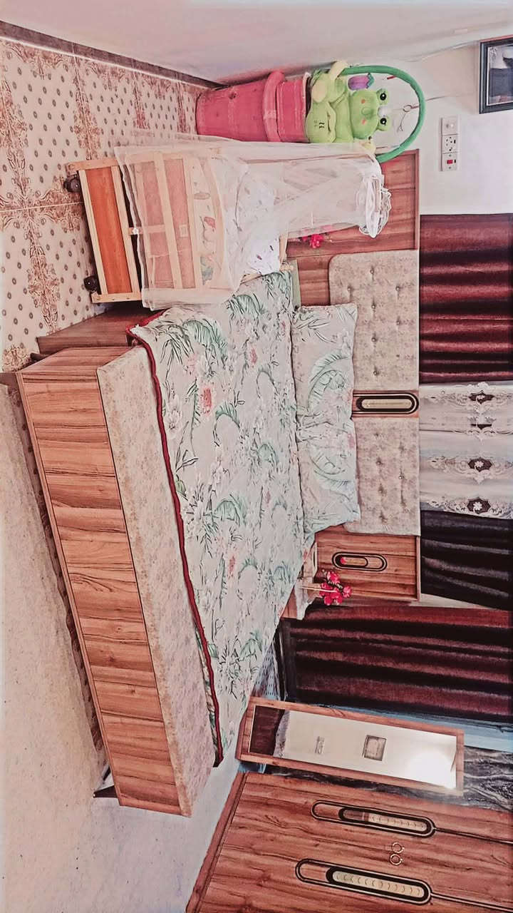 غرفة 10 قطع ام الانارة للبيع السعر 900 
عنوان قرية المختار
للاستفسار ***********
