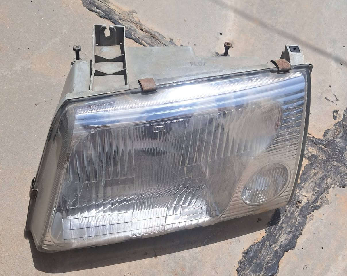 السلام عليكم غراض كالوبر مخرك 6v3000 (مازدة امامية يسرة مع مراية باب خلفية و قاعدة مروحة و سلف كامل شغال ١٠٠% مع اويل بمب بلادي حاوية و عنبار كلج الاسفل جديد كوري مع عنبار بريك علوي غير مستخدم و ارفلو جديد و عقل وكتف عقل ) الغراض في بغداد اي استفسار ***********
