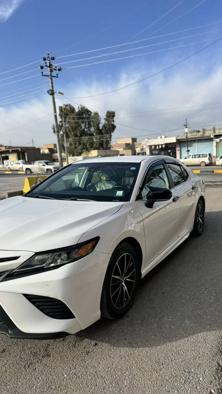 تيوتا كامري  موديل2019
مواصفات SE 

لون ابيض داخل اسود 

شاشة كبيرة 

تحكمات ستيرن 

رادار امامي 

ظرر جاملوغ وباب. امبدل شركة كلين سيار

بدون دواخل 

ماشيا201000 

بدون مرارسة بس بيع

رقم تلفون ***********
