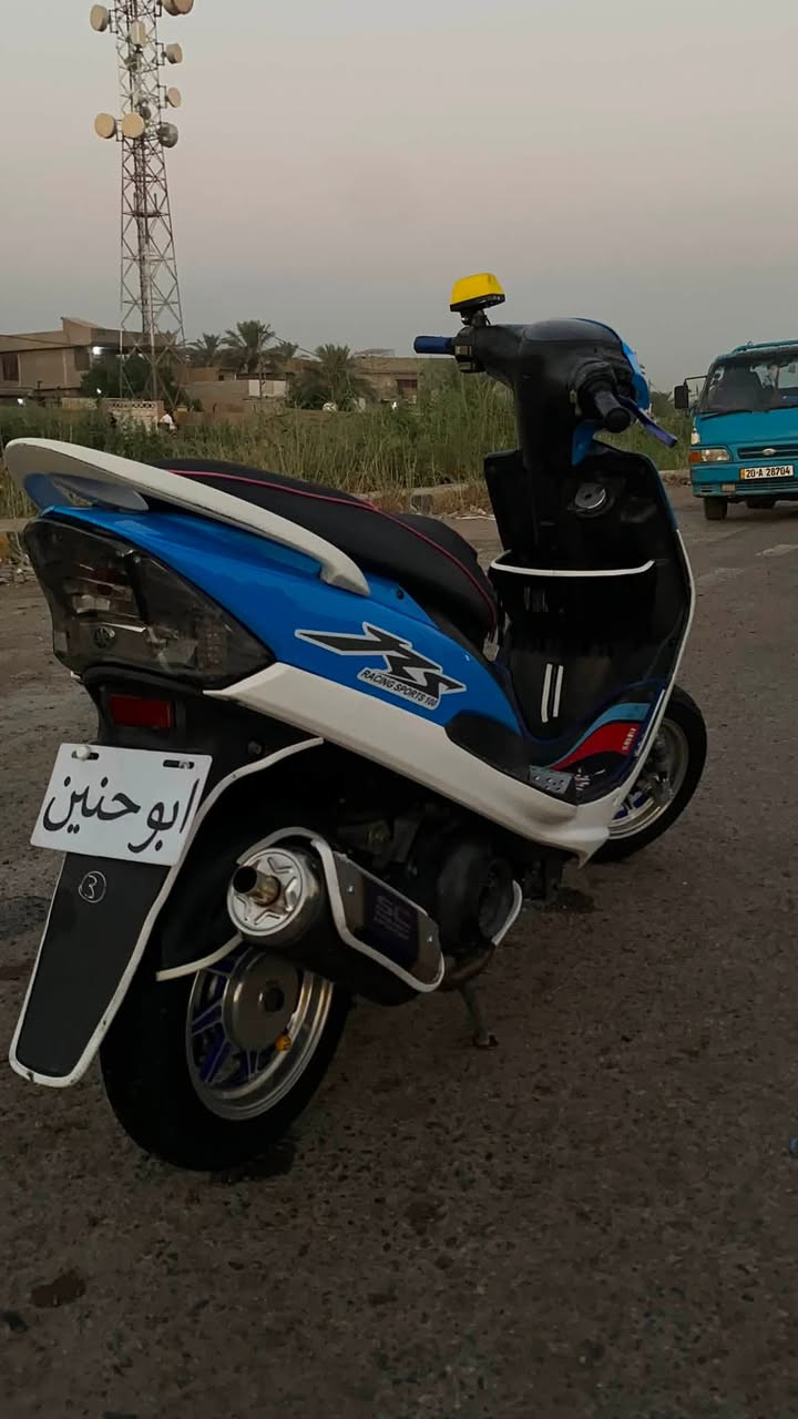 السلام عليكم دراجة ماكس MAX للبيع 
دراجة كفاله عامة من كلشي من محرك من كهربائيات من كلشي 
دراجة متعوب عليها
مزود عليها 
وياله 2 
صالنصة SC 
دبلات امامي 
يدات بريك 
كفرات جدد هذني جماليه + كفراتها البلادية موجودات لونهن اسود بلاد 
دراجة محركة بلاد وضع شركة جيب فيتر وتعال افحص 
رقم صاحبها ***********
سعرها. 850 وبيها مجال بسيط 
ملاحضة مكلف بل نشر  🩷🫶
