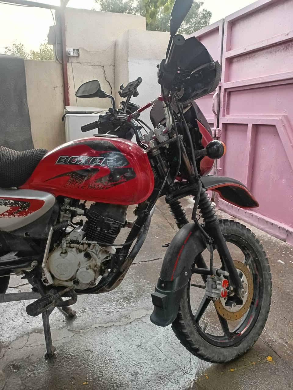 السلام عليكم بوكسر 20 جبلي مرقم بغداد باسمي شرط التحويل
الدراجه كامله مكمله جاهزة گبل للشغل متذب ربع وهذا الموديل معروف حديدة قوي بيهة متانه احسن من ال 23 
السعر 1700 مكاني بغداد الدورة 
رقم تليفون بيه واتساب 
***********
