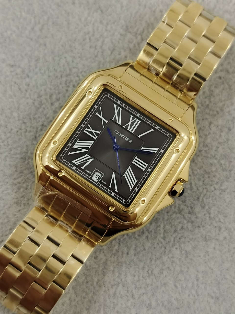 كارتير سانتوس .. Carter Santos
الحركه : كوارتز 
المواصفات : 
استيراد اوربي خاص .. جام ودگمه 
زفير .. ارقام رومانيه .. طلاء ذهب ثابت 
قفل فراشه … متوفره بلون ابيض واسود
القطر  : 40X40
السعر : 125 الف .. توصيل مجاني 
التواصل : 
خاص ( ماسنجر ) 
او …. واتساب ***********

#البصراوي 
#للساعات
#اختيارك 
#الامثل

         المتوفره .. المينه السوداء فقط
