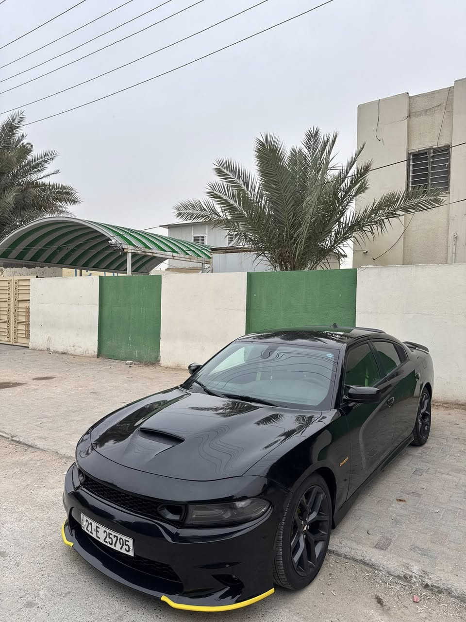 السلام عليكم جارجر مديل 17 رقم سلمنيه ارقم كليزي سنويه ماصقطه  تحويل مباشر  
السياره كير مكينه حداديه مابيه نقص برغي 
تبريد مابيه نقص ابد 
حادث السياره جملغ امامي بس بدون ارباك 

يعني السياره قطعه وحده
السياره عليه ويل 20 
شاشه جبيره
حساس خلفي 
كامره دوره
تبريد خلفي
تحكمات سنيرن 
هواي بيه شغلت بعد السياره مابيه نقص برغي
مكان السياره كربلاء اخيك اقره المنشور واتصل 
بدون مروس بس بس بس بيع مااروس
السعر 177 وبيه مجال بصيط 
الشراي يتصل ***********
