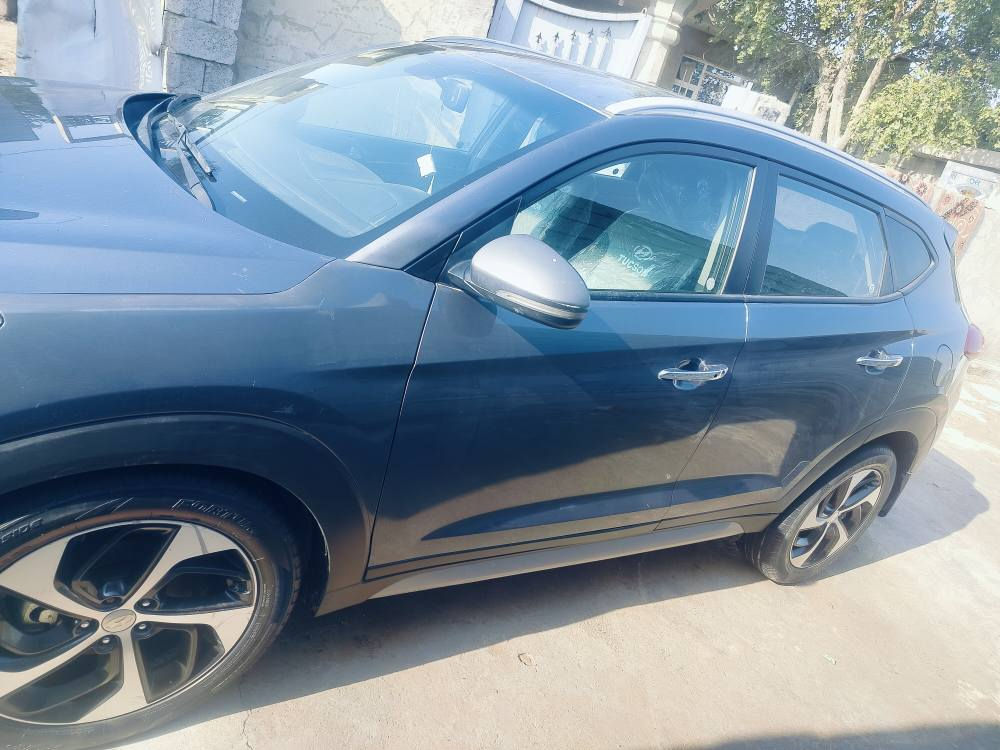 سلام عليكم توسان هوانداي البيع موديل 2016 وارد امريكي حادثها بأمريكا بنيد وجاملغ بدون دواخل سيارة حلوة وداخلهه نظيف  السعر 140.مكان سيارة بغداد جسر ديالى الجديد.هذا رقمي *********** بغداد, العراق
