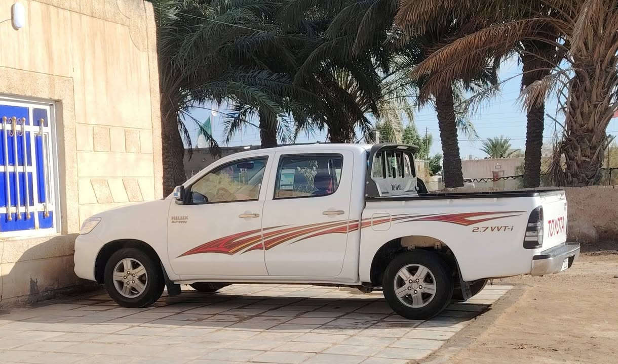 السلام عليكم
تويوتا هايلوكس 
موديل 2014
اوتماتيك 
ماشيه 247
السعر 170 وبيها مجال 
باقي اتفاصيل اتصال 
***********
