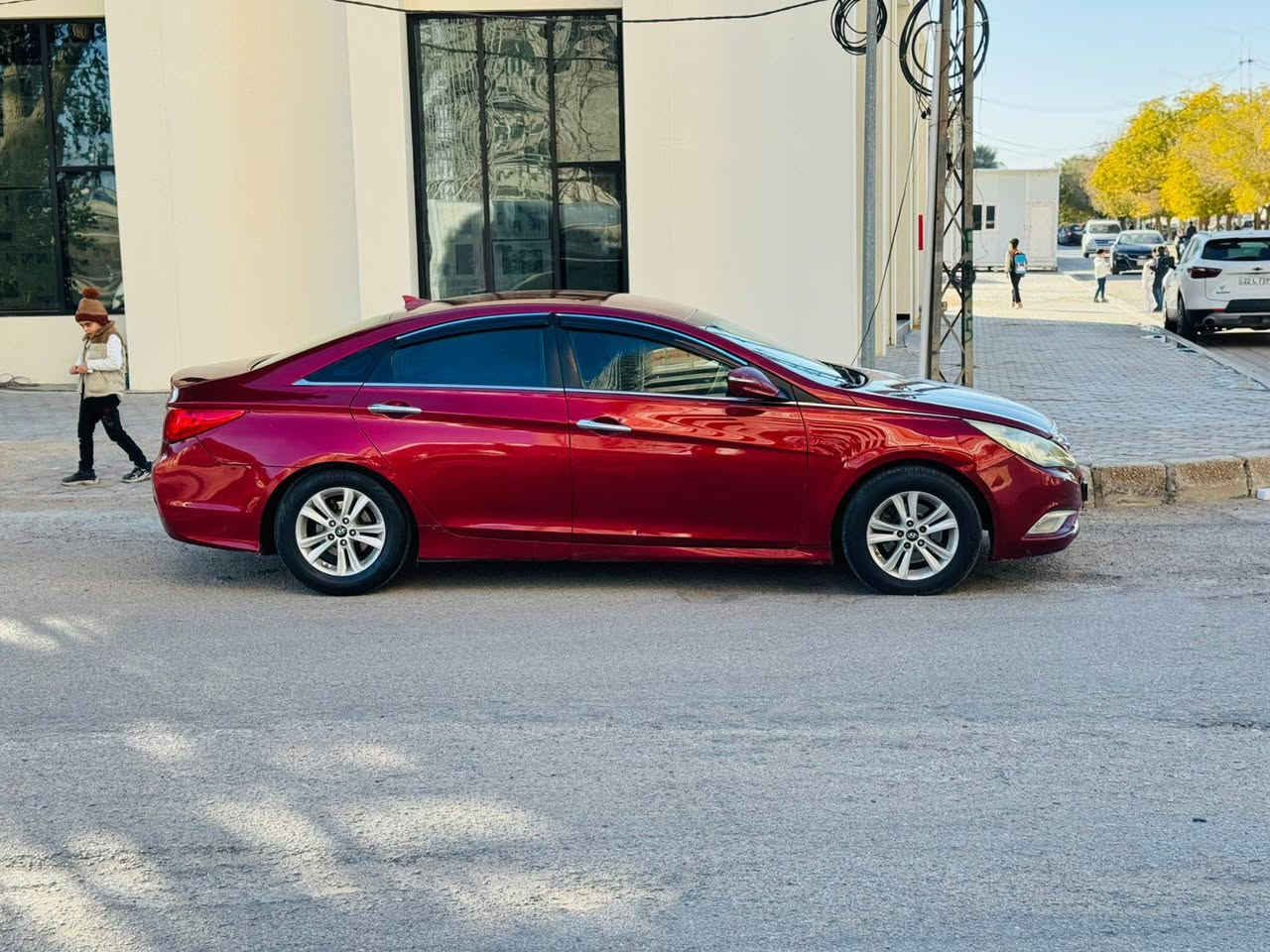 سوناتا مديل 2014 سعر 98 قابل للتفاوض الأستفسار اتصل ***********1 وارد أمركي حادثها جاملغ وبنيد فقط بدون دواخل والباقي كفاله مواصفات شاشه كبيره كامره خلفيه دواره داخل بيجي حساسات امامي وخلفي مكينه 2400 مكينه وكير مكفولات حداديه تخم تاير تبريد تدفئه شغال رقم كربلاء مشروع وطني سنويه ل29 مكان سياره كربلاء
