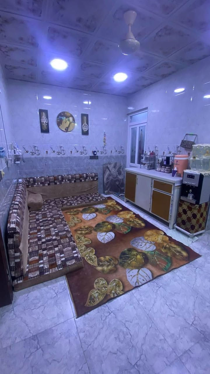 بيت100طابقين. طابو صرف ومحجوز ع مصرف بس الببع نقدا***ع شارع20بالقادسيه الثانيه بالمربع الذهبي قرب اسواق عدنان ومولدة سعدون😍سعره مناسب وبناء 21بيت مرتب جدا 🥰

#سعره*97وبي مجال
***********واتس
***********
