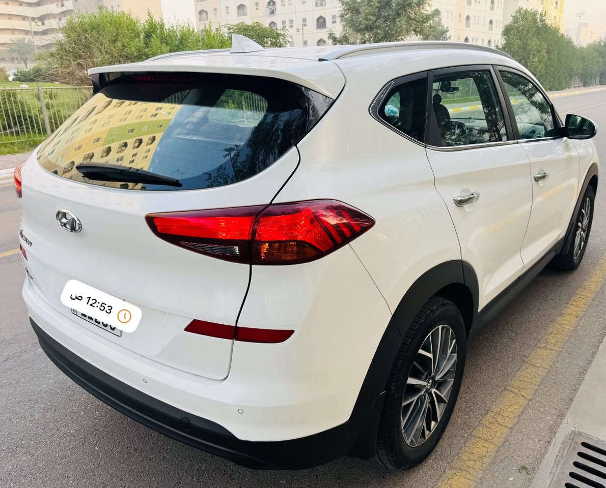 السلام عليكم شباب للبيع توسان موديل 2019 وكالة الكاصد مكفولة  من الضربة والتبديل والصبغ والبارد   !!!ماشية 88
مواصفاتها  بصمه وشاشة اصلي واريل نفگيشن  ،،وكراسي كهرباء وتبريد قطعتين وحساس امامي وخلفي ودبل لد ابيض شاحن واير ليس،، محرك 2000 دوش  وداخل بيجي ومري شفط ودبل تحكم و مود درايف 3 أنظمة ورقمها بغداد بسمي مشروع وطني (الرقم الدولي ) 
مكانها بغداد للاتصال ***********
