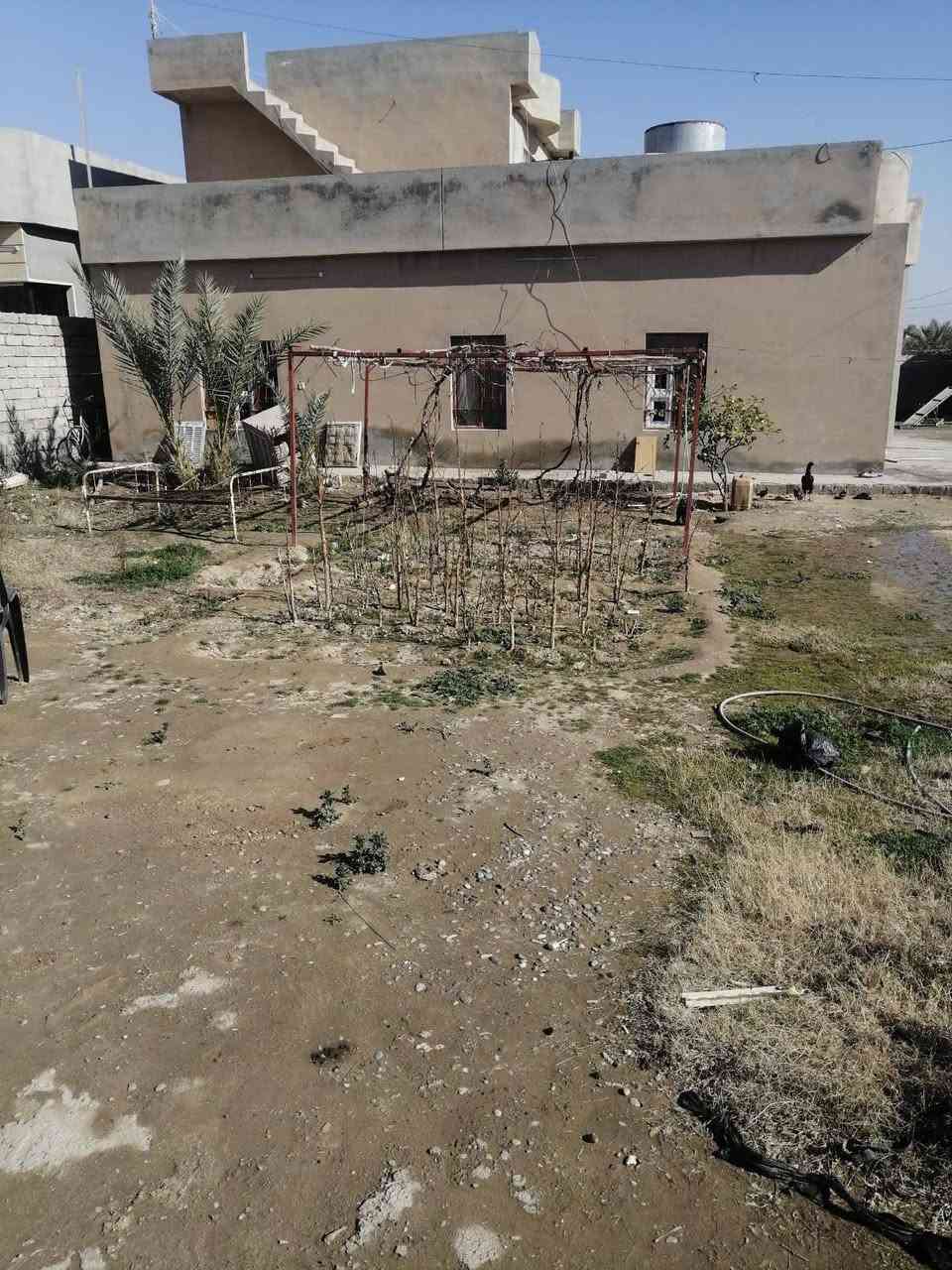 السلام عليكم الدار معروضه للبيع مساحة الأرض ٨٠٠ ركن السعر ٨٥ الموقع الطوب قرية الوفاء  للأستفسار  ***********
