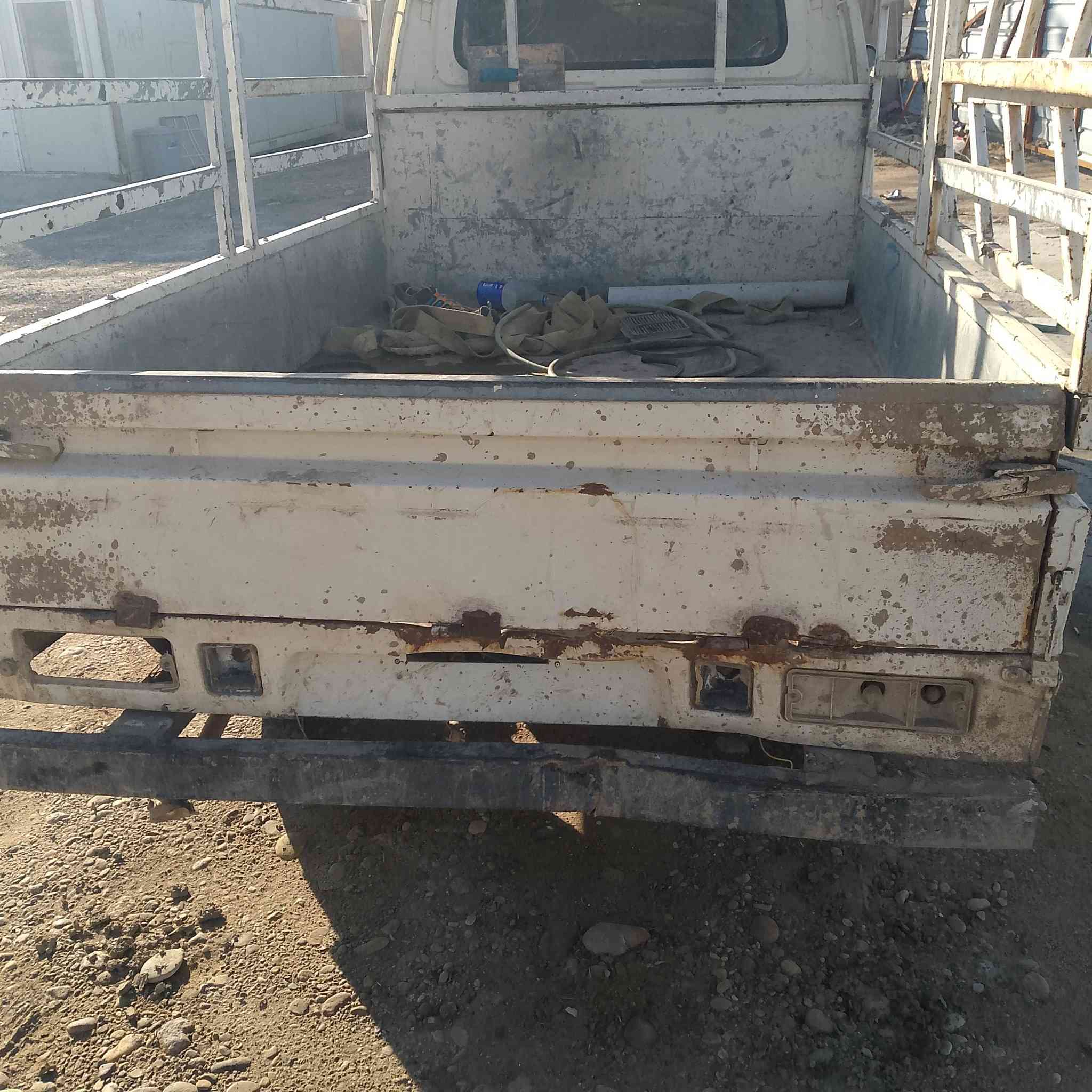 السلام عليكم سياره للبيع هيف 2011    صدر مامي وخلفي جديد  تخم تاير جديد محرك مجفت فل كير جديد كهربائي كله شغاله السعر خاص   المكان تكريت رقم الهاتف ***********
