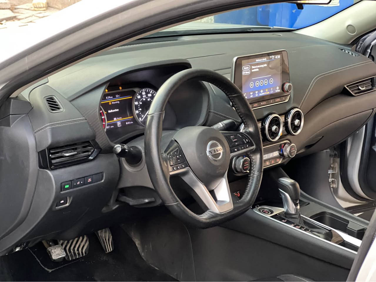 السلام عليكم 
نيسان سنترا 2021
كفالة عامة ضربة صبغ تبديل حته الدعاميات كفالة 
ماشية 30 فقط 

حرة بأسمي تحويل ثاني يوم سنوبة لل2030
مواصفات SV شاشة كبيرة اوتو بريك نقاط عمياء حساسات امامي خلفي 
توقف ذاتي كامرة خلفية عداد رحلات ٣ وضعيات قيادة 
محرك كير تبريد كلة كفالة 

السيارة تقرير امطار والصور مال امريكا بلمنشور قطرة ماداخله بيها 

السعر 128 وبيها مجال بسيط 

العنوان البصرة جمعياة اسكان الموانئ

*********** البصرة, العراق
